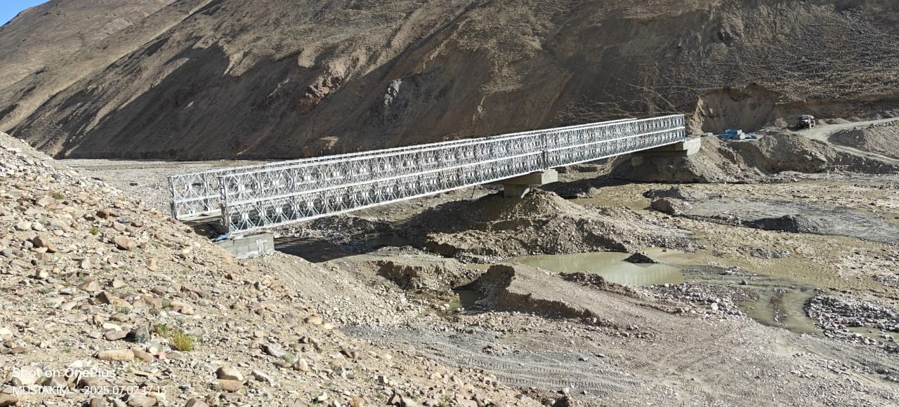 GRSE, a proud partner of BORDER ROADS ORGANISATION, launches Multi-Span 280 feet (02x140 feet) Double Lane Modular Steel bridge at U/T of Ladakh under Project Himank (BRO)